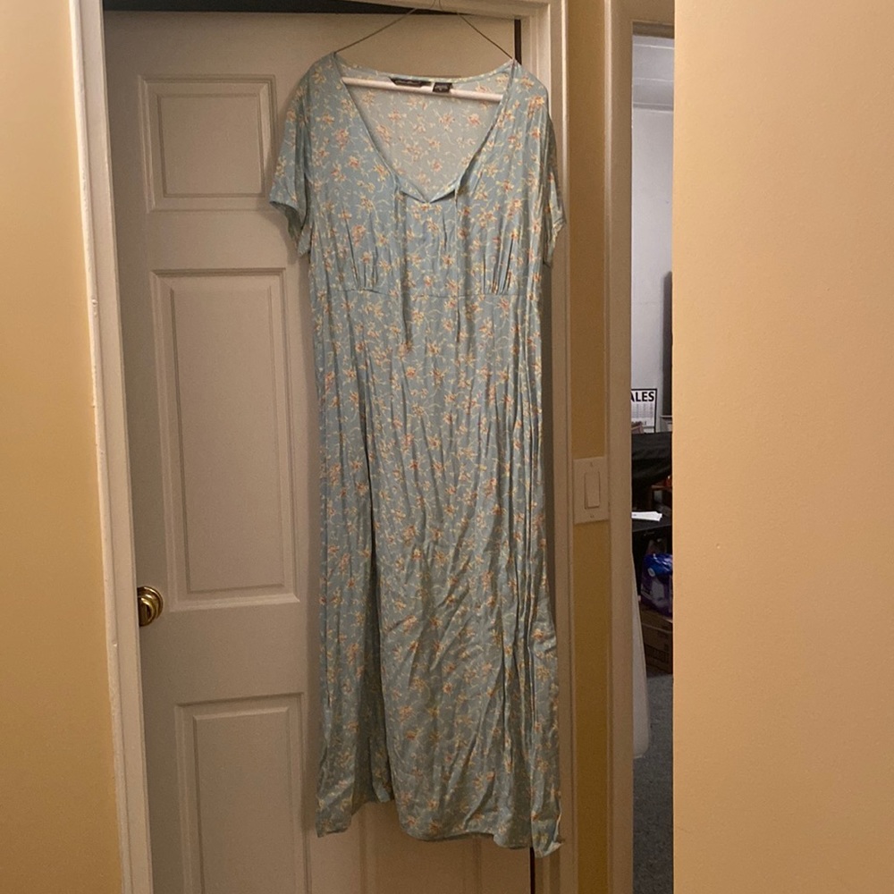 Eddie Bauer light blue short sleeve Dre size 16